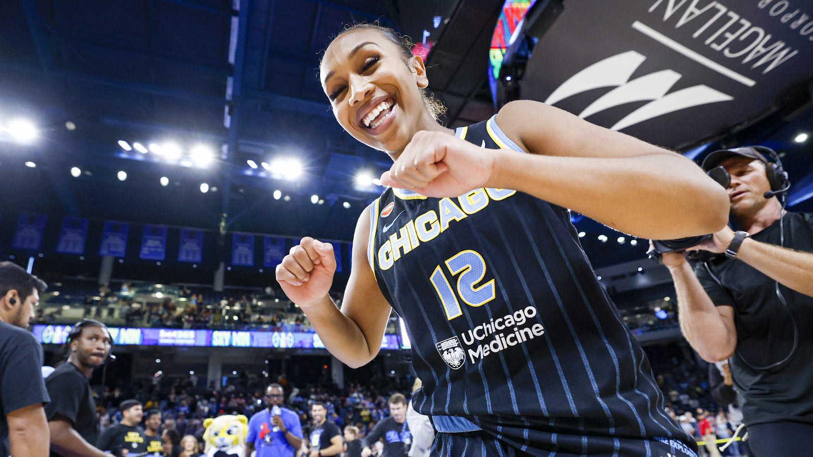 Sydney Taylor makes Sky history with game-winning shot to stun A’ja Wilson, Aces
