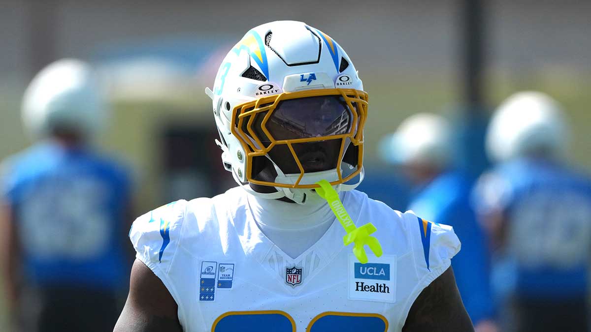 Chargers take a U-turn with interesting move on safety after trades
