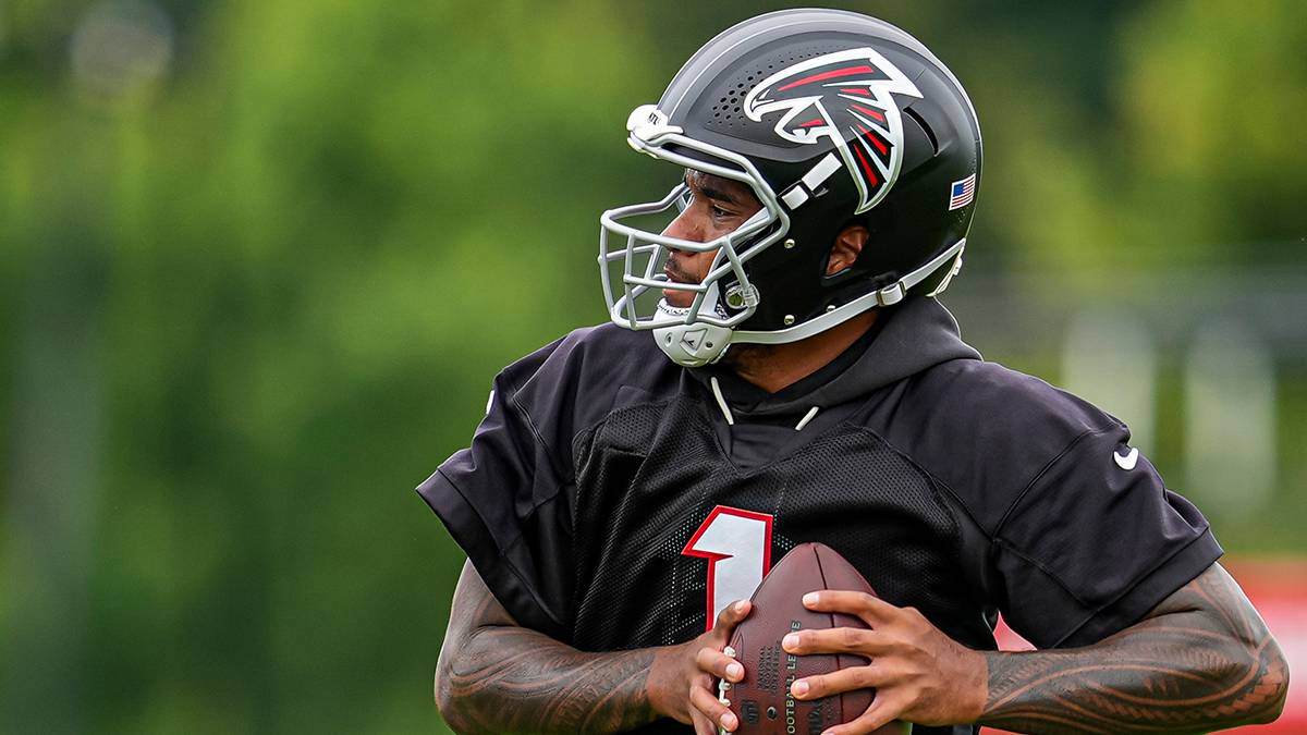 https://wp.clutchpoints.com/wp-content/uploads/2026/08/Tua-Tagovailoa-at-training-camp.png