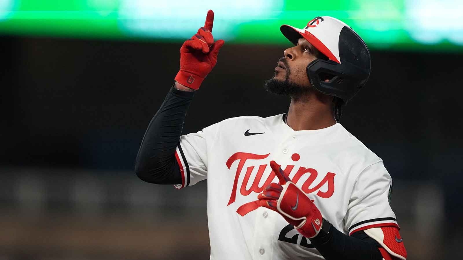 https://wp.clutchpoints.com/wp-content/uploads/2026/08/Twins-center-fielder-Byron-Buxton-25-reacts-after-hitting.jpg