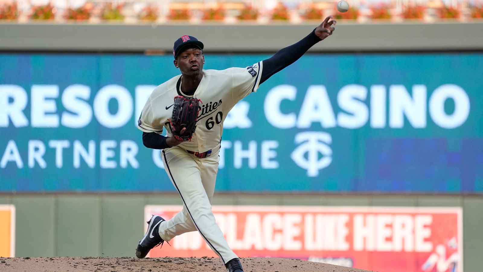 Twins dealt another injury blow amid postseason push
