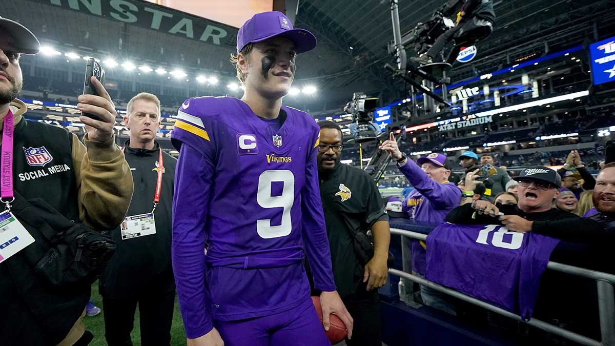 Vikings' J.J. McCarthy won't play vs. Broncos but not because of a trade