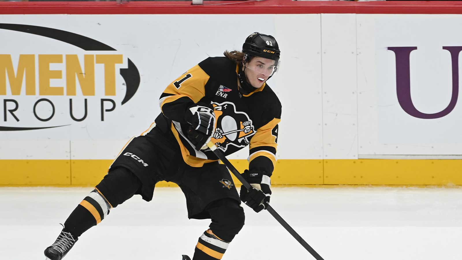 Penguins give 8-year contract extension to forward with 2 career goals