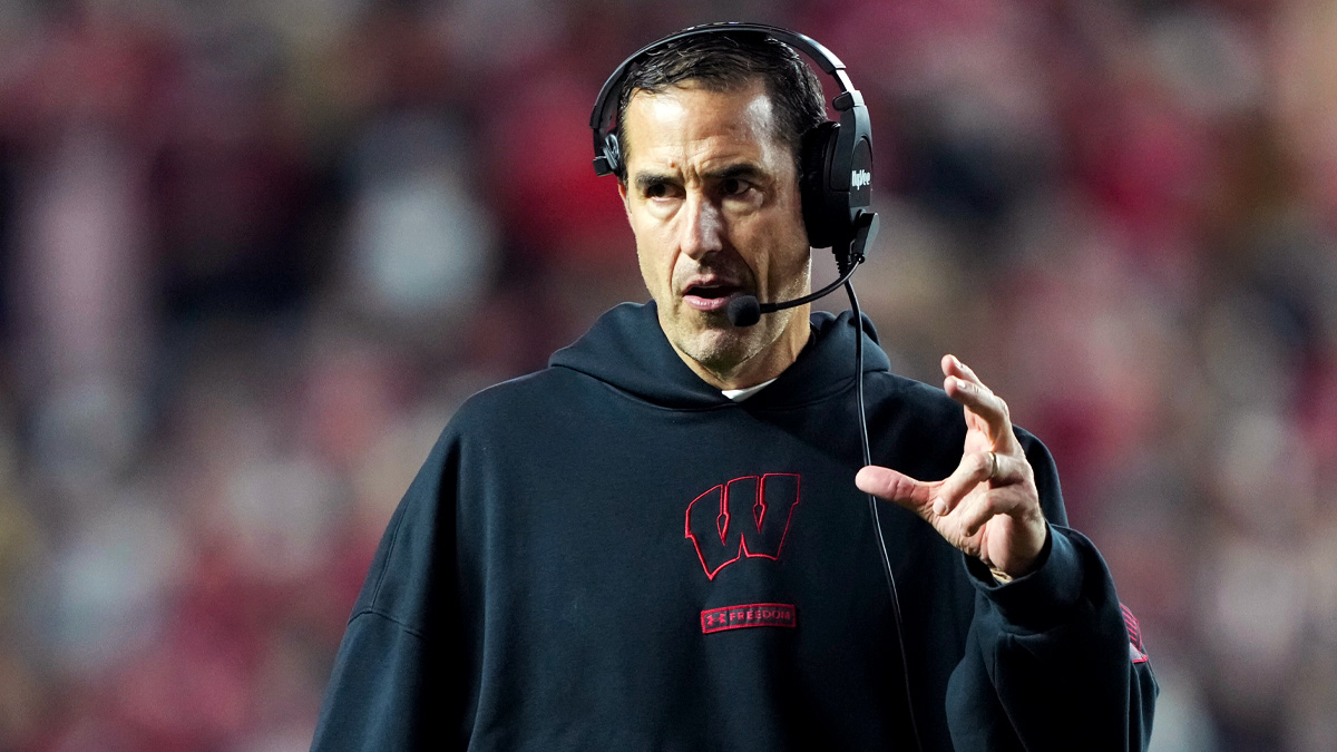 https://wp.clutchpoints.com/wp-content/uploads/2026/08/Wisconsin-Badgers-HC-Luke-Fickell.jpg