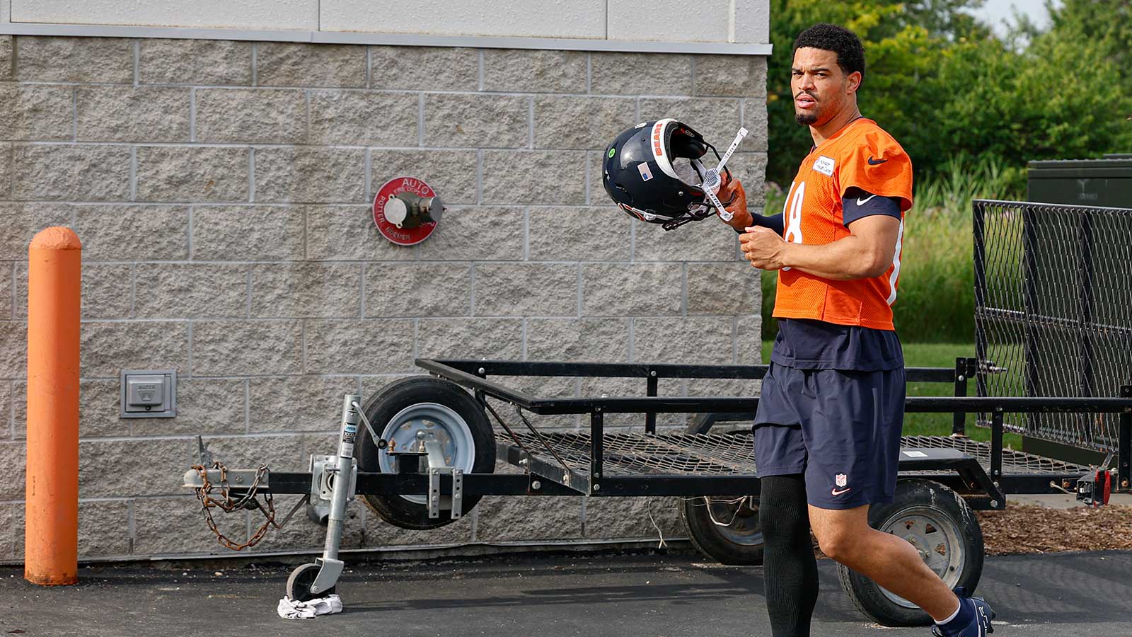 https://wp.clutchpoints.com/wp-content/uploads/2026/08/ul-31-2026-Lake-Forest-IL-USA-Chicago-Bears-quarterback-Caleb-Williams-18-arrives-for-a-practice-during-Training-Camp-at-Halas-Hall-Mandatory-Credit.jpg