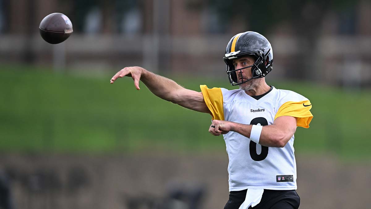https://wp.clutchpoints.com/wp-content/uploads/2026/09/Aaron-Rodgers-reveals-why-he-loves-DK-Metcalf.jpg