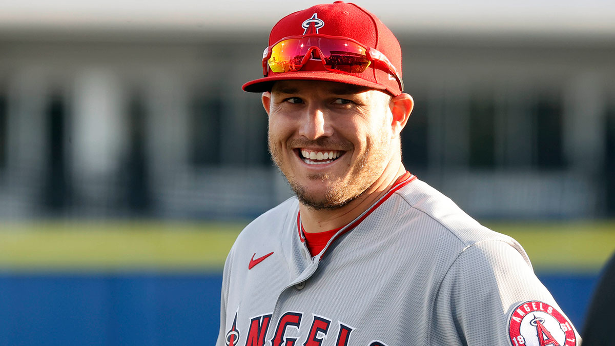 https://wp.clutchpoints.com/wp-content/uploads/2026/09/Angels-center-fielder-Mike-Trout-27-smiles.jpg