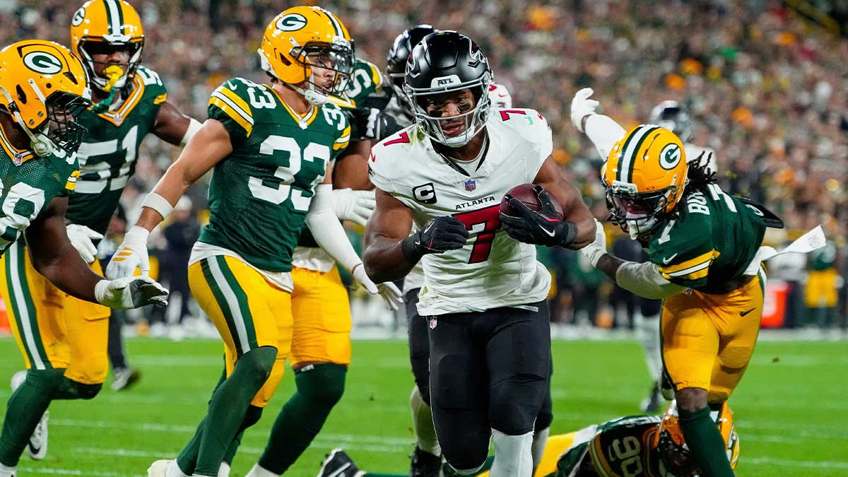 Atlanta Falcons running back Bijan Robinson (7) scores a touchdown against the Green Bay Packers on Thursday, Sept. 24, 2026, at Lambeau Field in Green Bay, Wisconsin.