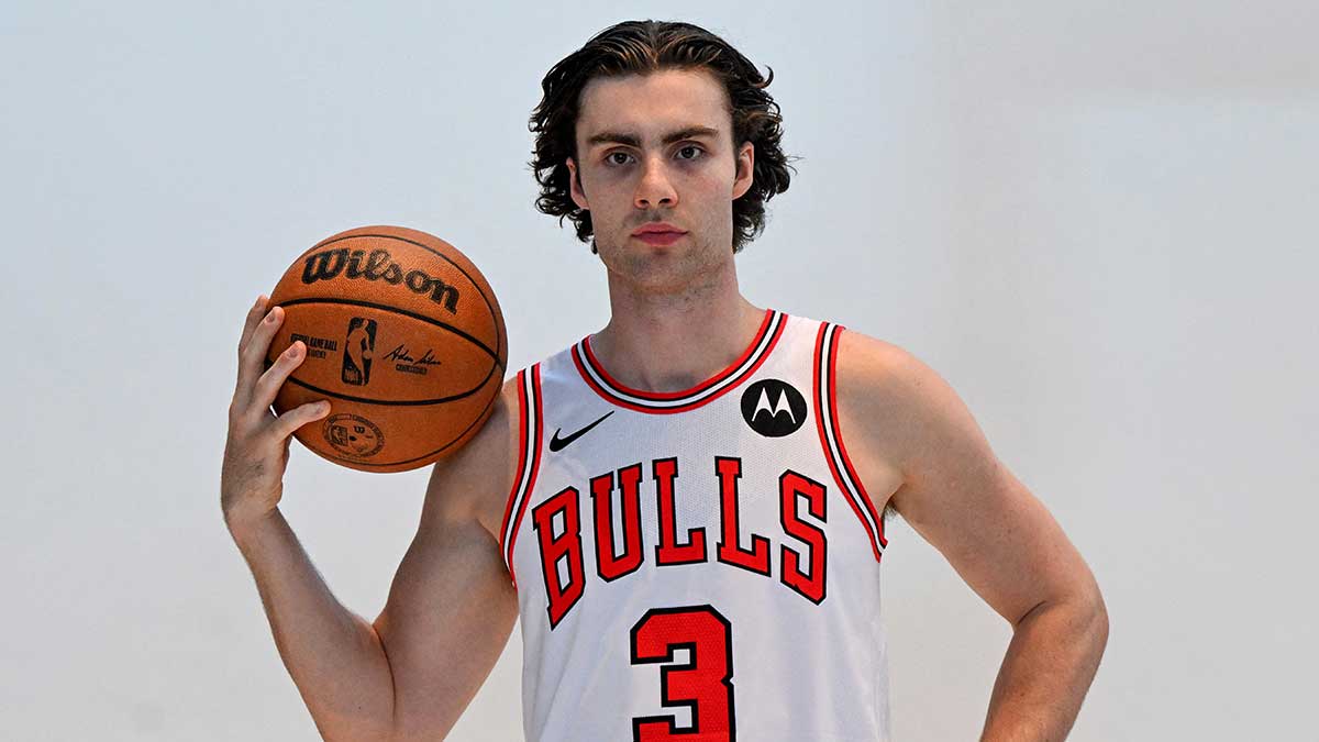 Bulls’ Josh Giddey pulls up for Bears-Eagles on Monday Night Football