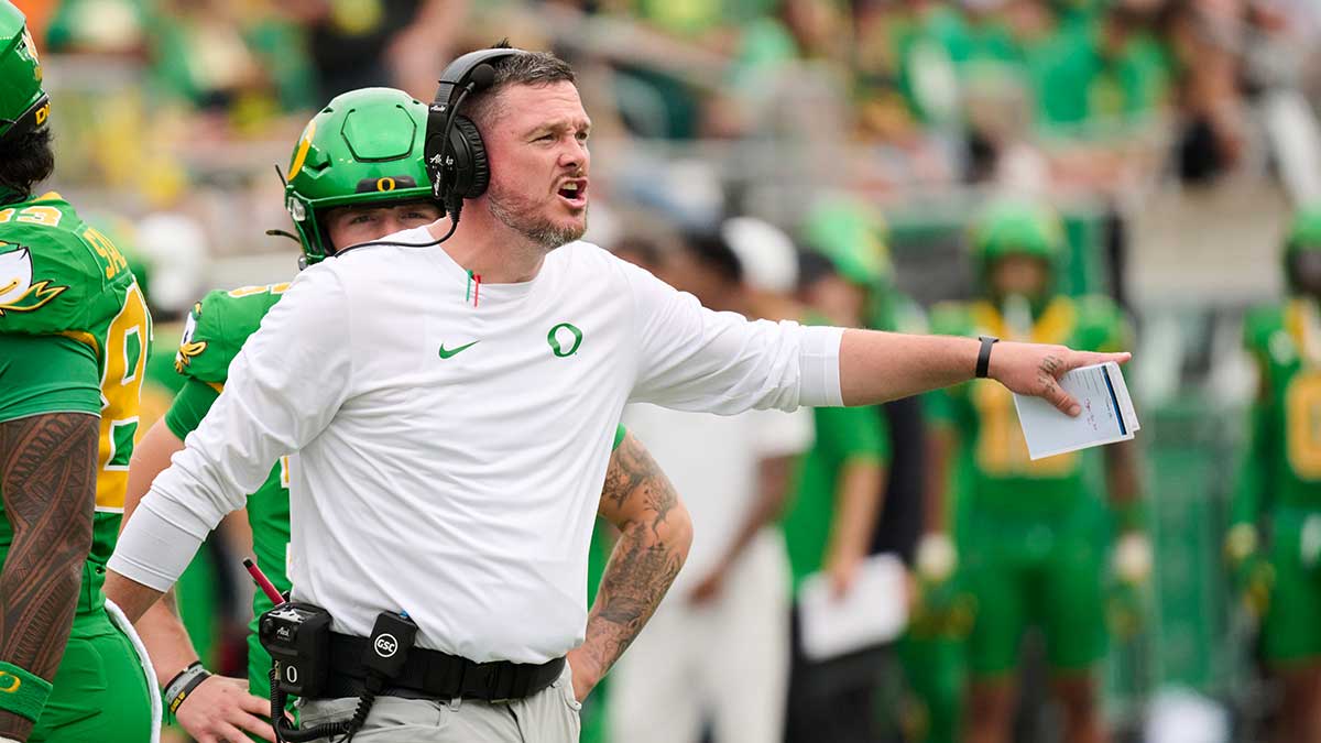 Oregon football’s Dan Lanning defends new coordinators after ugly Oklahoma State loss