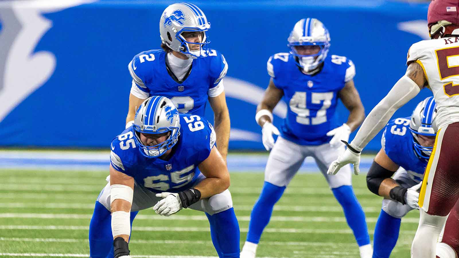 Lions waive 2 offensive players