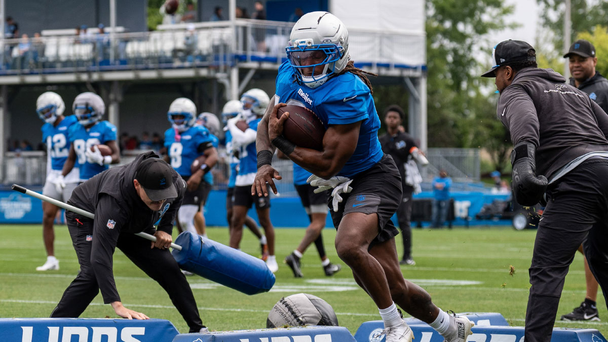 https://wp.clutchpoints.com/wp-content/uploads/2026/09/Detroit-sends-Isiah-Pacheco-to-IR-with-back-injury.jpg