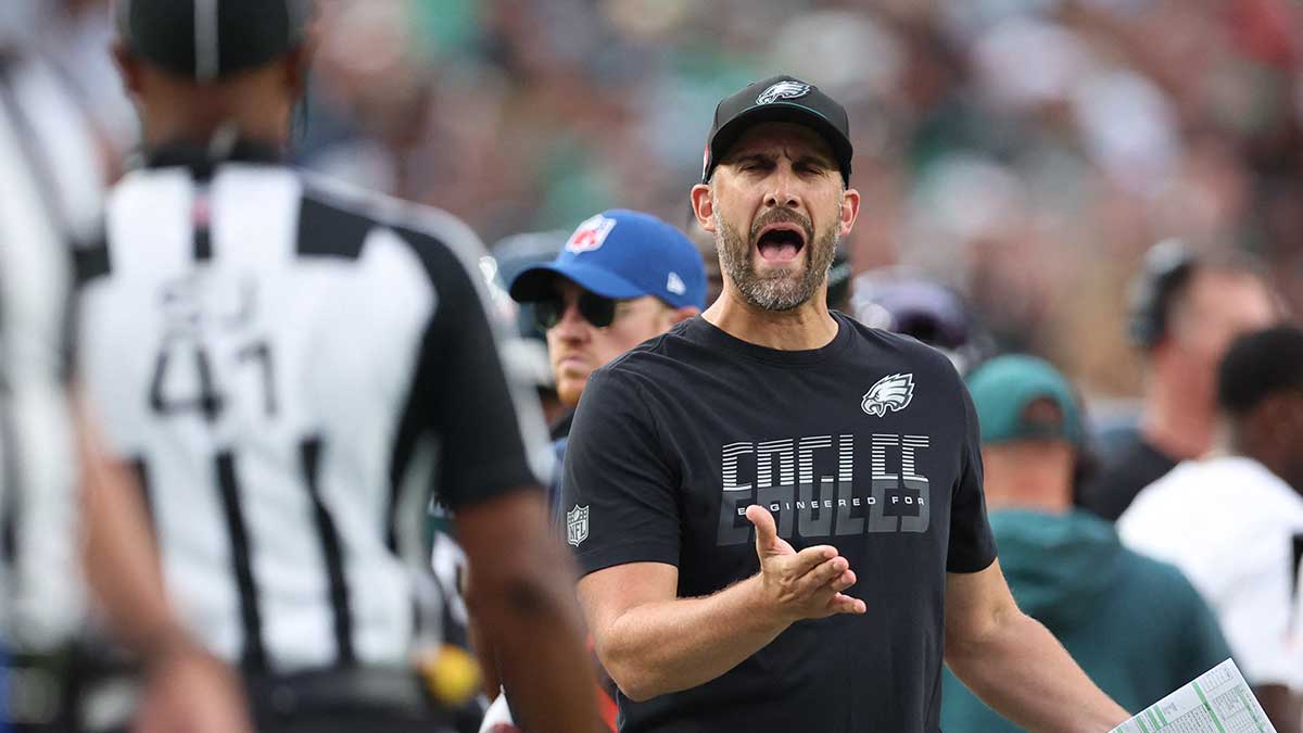 Eagles’ Nick Sirianni appears to drop 3-word NSFW bomb after brutal hit on Jalen Hurts