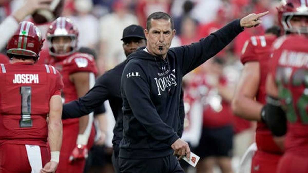 https://wp.clutchpoints.com/wp-content/uploads/2026/09/Fickell-Yelling.jpg