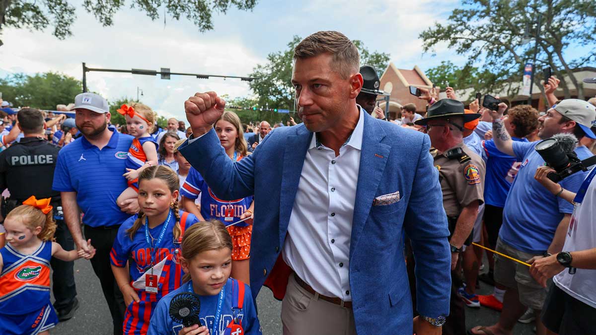 https://wp.clutchpoints.com/wp-content/uploads/2026/09/Gators-begin-Jon-Sumrall-era-with-spectacular-49-yard-TD.jpg