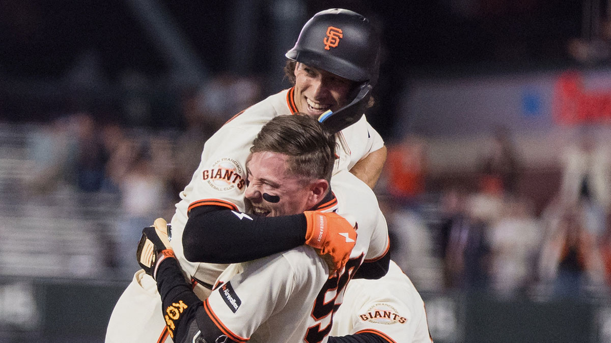 https://wp.clutchpoints.com/wp-content/uploads/2026/09/Giants-third-baseman-Shay-Whitcomb-13-celebrates.jpg