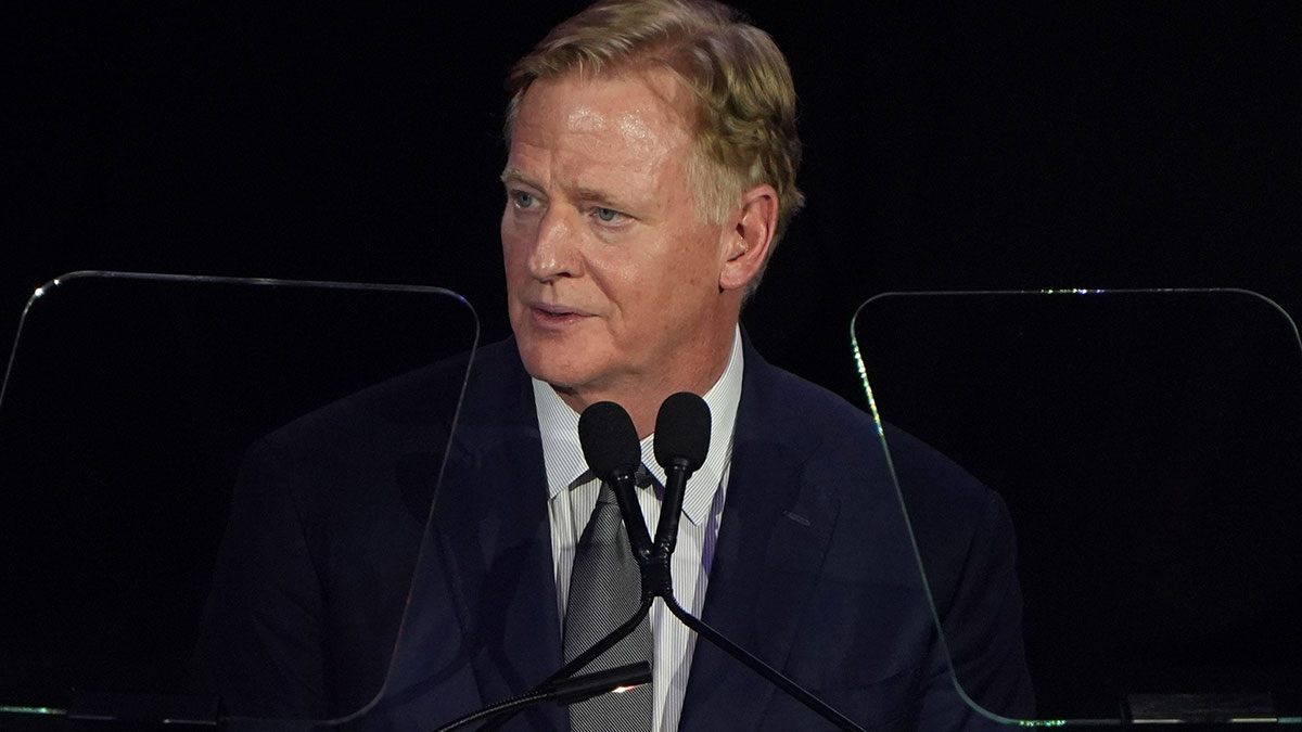 https://wp.clutchpoints.com/wp-content/uploads/2026/09/Goodell-talks.jpg