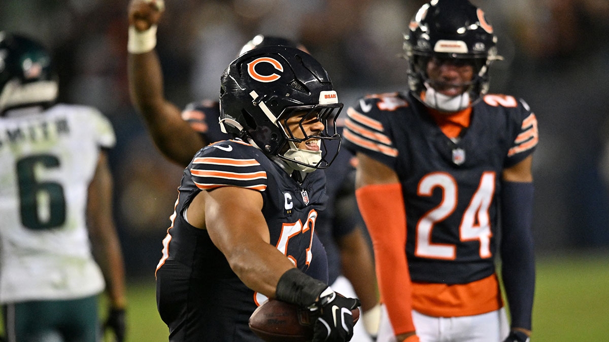 How did Bears’ TJ Edwards know to pick off Jalen Hurts? He joined the Eagles’ huddle