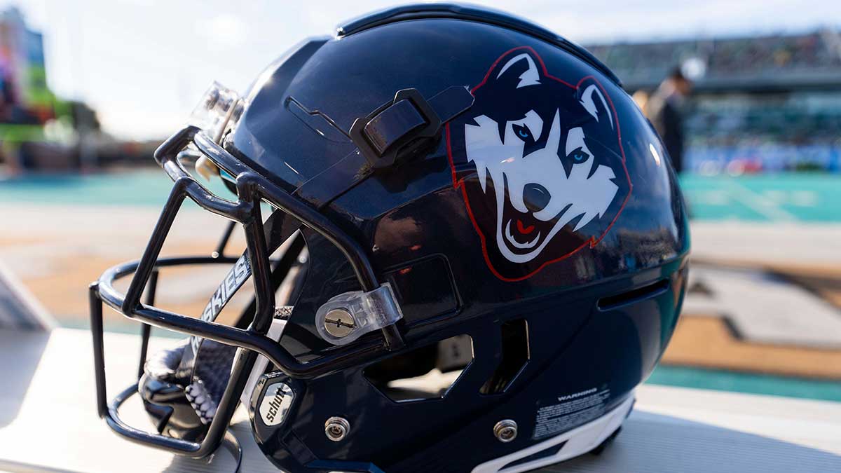 UConn Huskies name ex-Toledo QB as starter vs. Lafayette