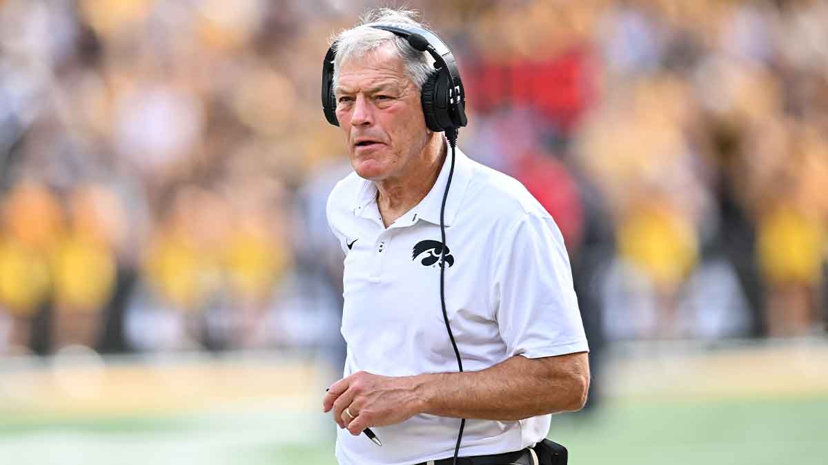 College football world in disbelief with Iowa coach Kirk Ferentz’s strange FG decision late vs. Michigan