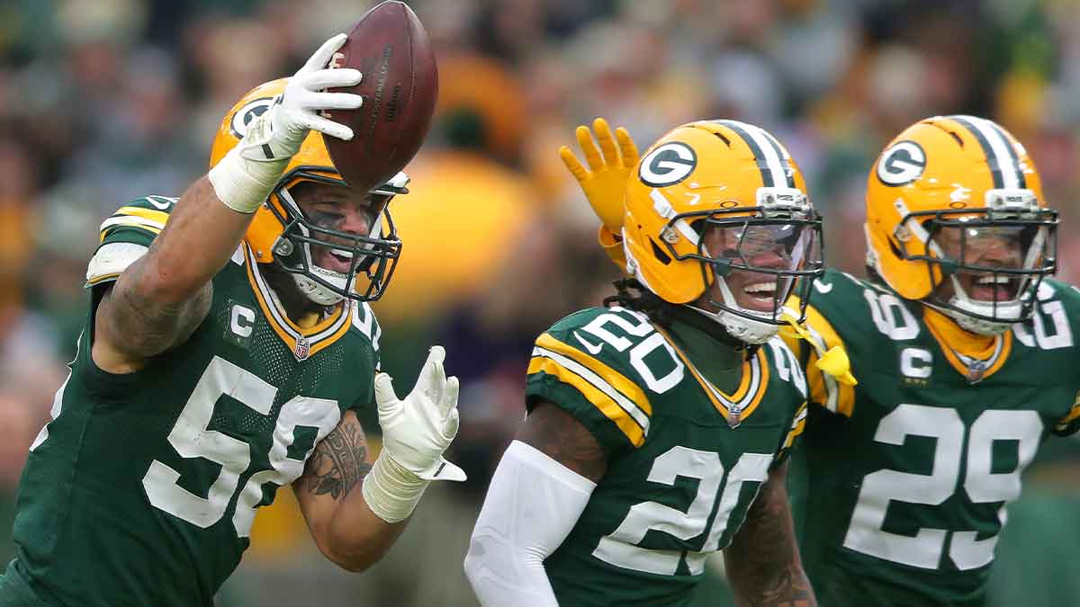 https://wp.clutchpoints.com/wp-content/uploads/2026/09/Isaiah-McDuffie-celebrates-with-Javon-Bullard-and-Xavier-McKinney-against-the-Minnesota-Vikings.jpg