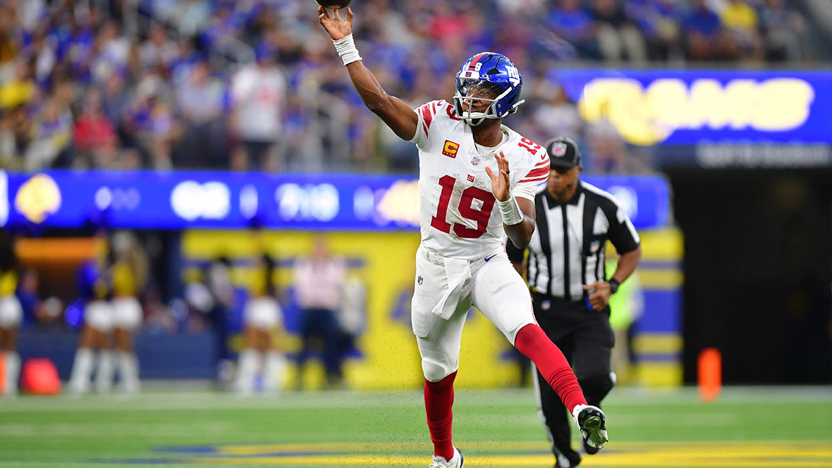 New York Giants quarterback Jameis Winston (19) throws during the second quarter against the Los Angeles Rams at SoFi Stadium.