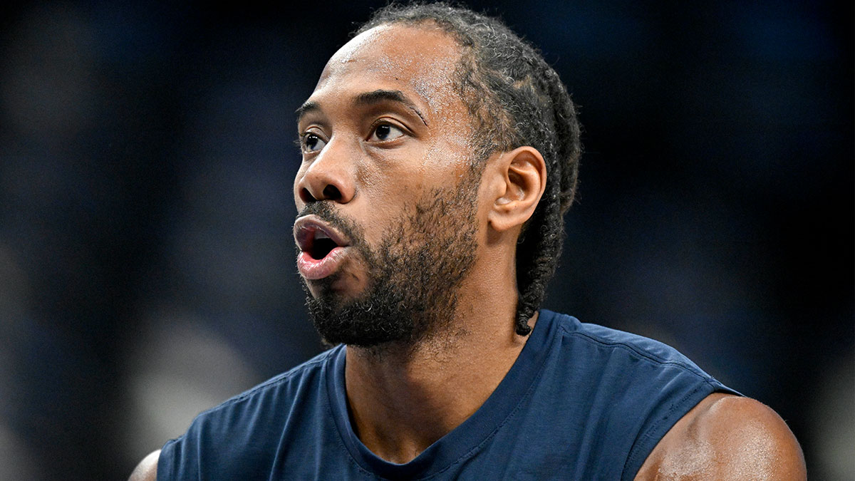 https://wp.clutchpoints.com/wp-content/uploads/2026/09/Kawhi-Leonard-at-shootaround.jpg
