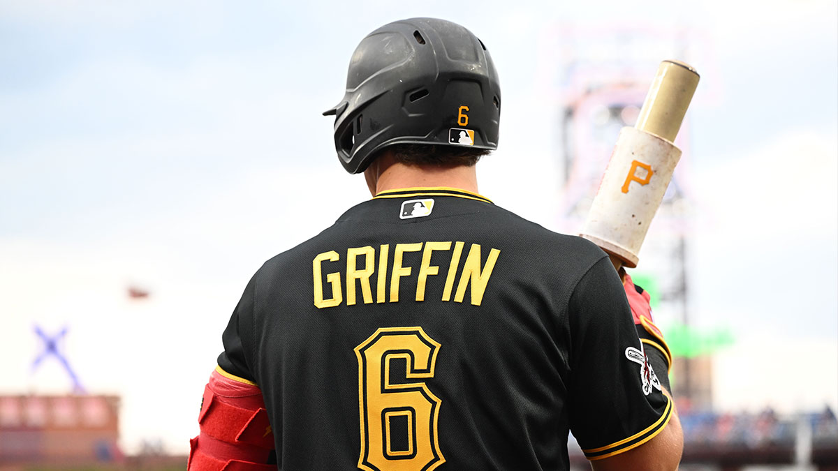https://wp.clutchpoints.com/wp-content/uploads/2026/09/Konnor-Griffin-waits-on-deck.jpg