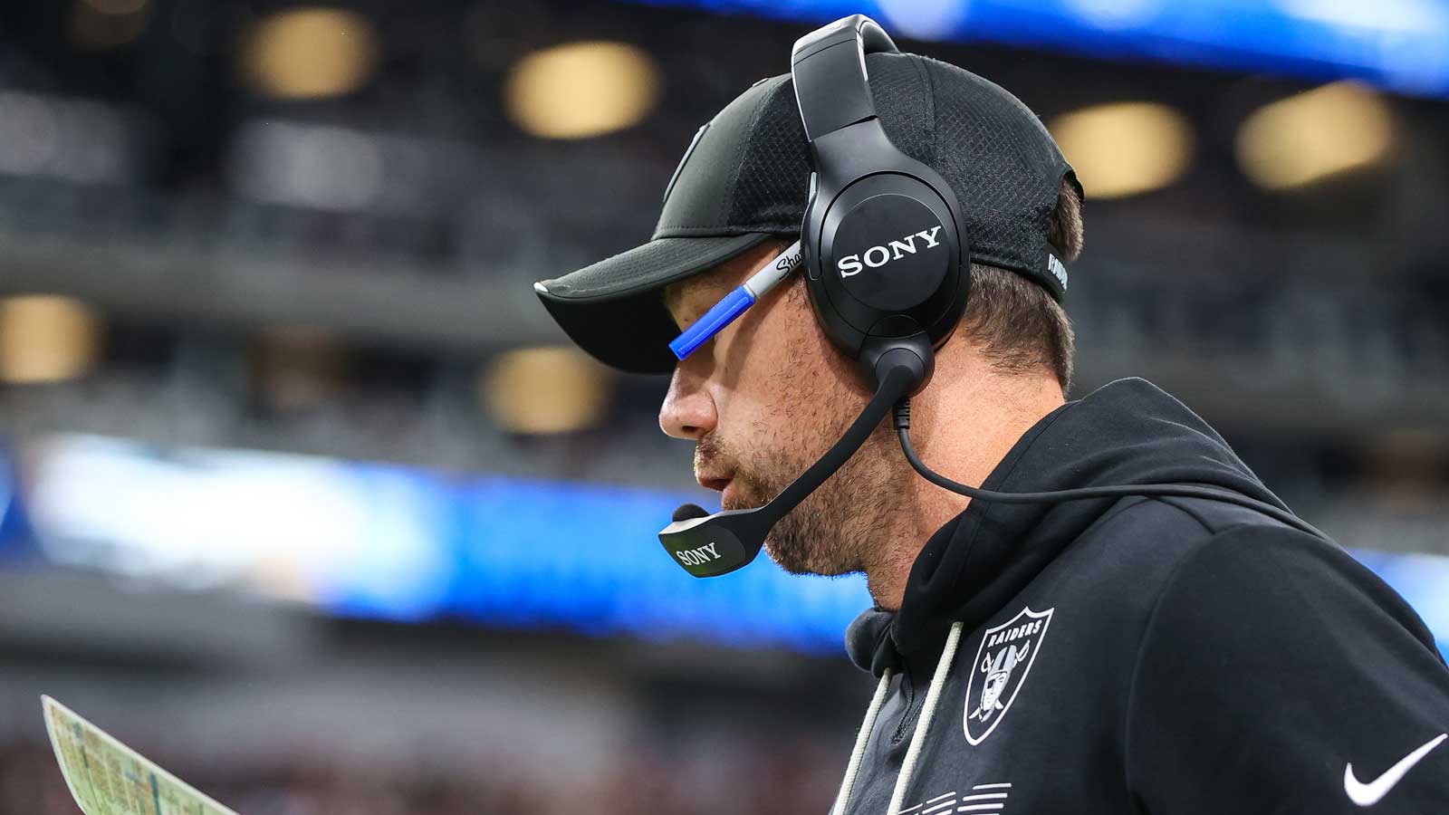 Klint Kubiak gets 100% real on his first game as Raiders’ head coach