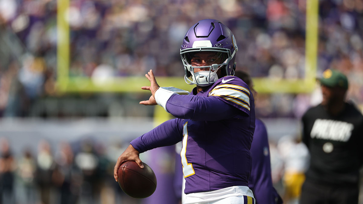 Minnesota Vikings quarterback Kyler Murray (1) warms up before the game against the Green Bay Packers at U.S. Bank Stadium.