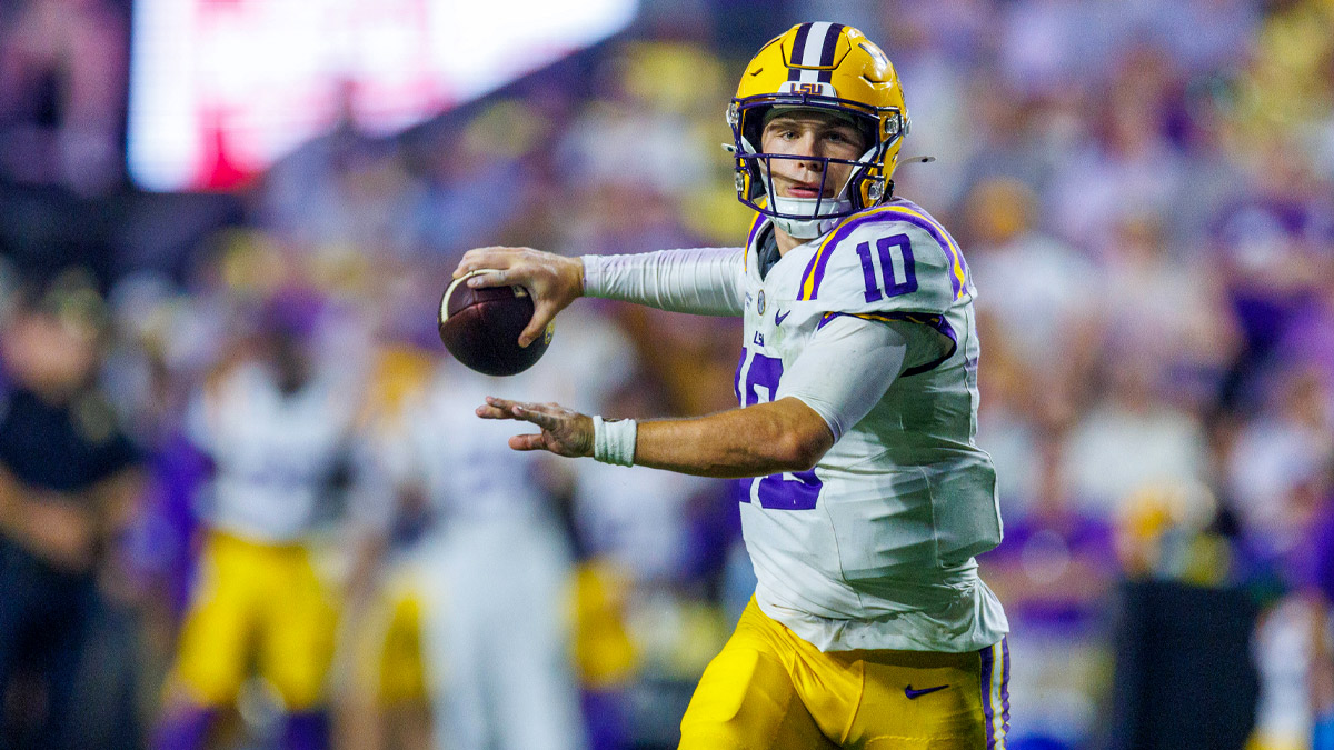 LSU Tigers quarterback Sam Leavitt (10) scrambles against Clemson Tigers during the second half at Tiger Stadium.