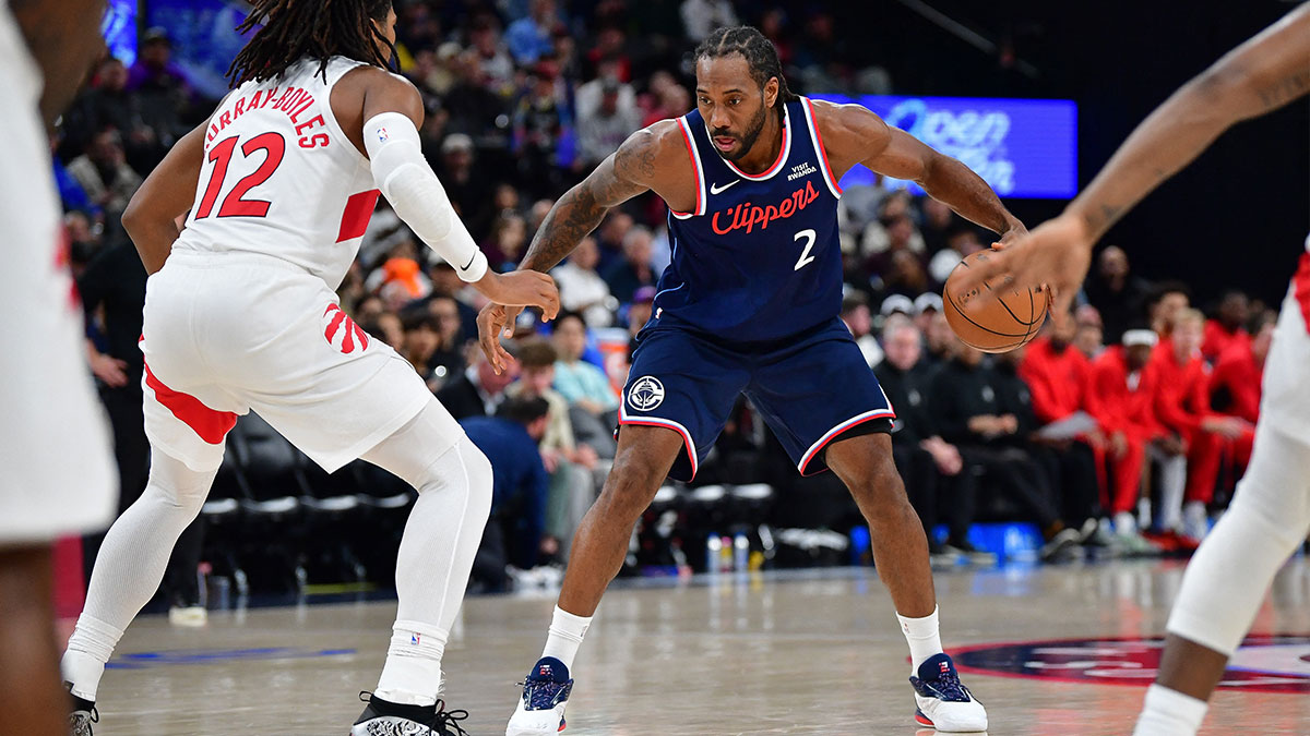 NBA rumors: Kawhi Leonard's light punishment leaves Clippers 'resentful' as Raptors trade hangs in air