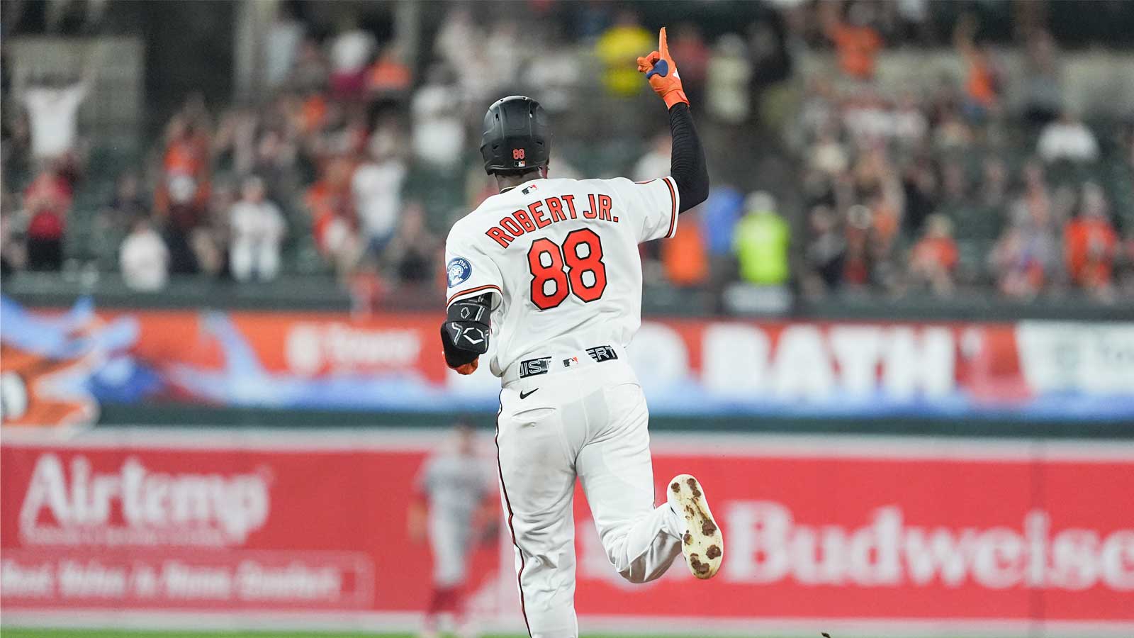 Orioles reporter drops intriguing Luis Robert Jr. take