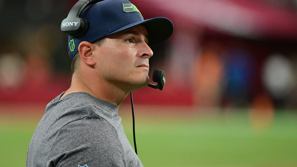 https://wp.clutchpoints.com/wp-content/uploads/2026/09/Macdonald-coaches-1.jpg