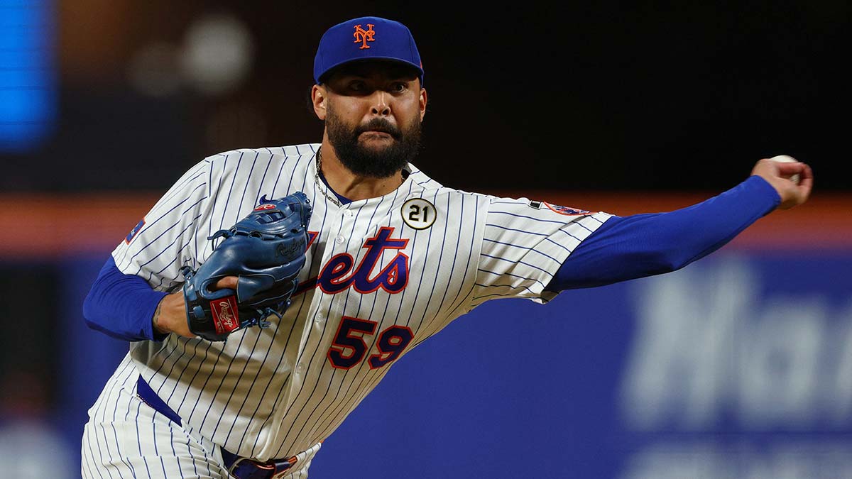 https://wp.clutchpoints.com/wp-content/uploads/2026/09/Mets-pitcher-Sean-Manaea-59-delivers-a-pitch.jpg