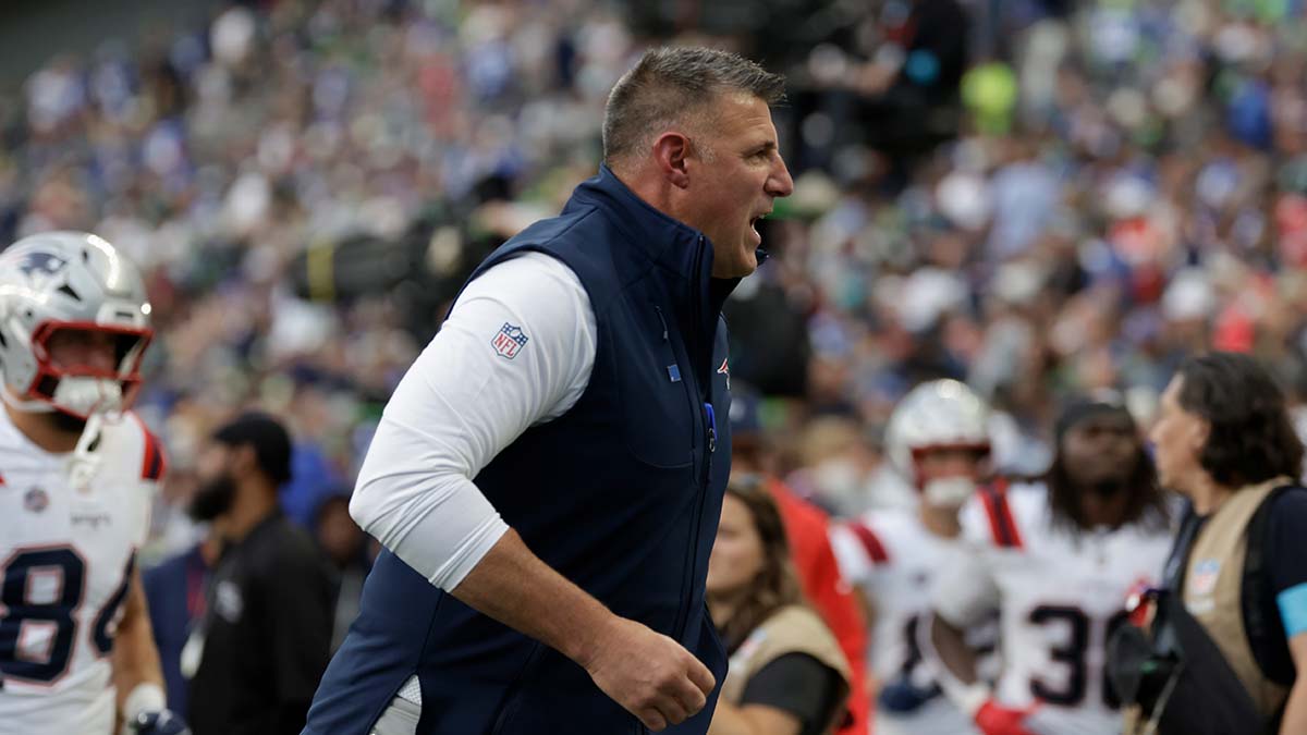 https://wp.clutchpoints.com/wp-content/uploads/2026/09/Mike-Vrabel-drops-tough-admission-after-falling-to-Seahawks-again.jpg