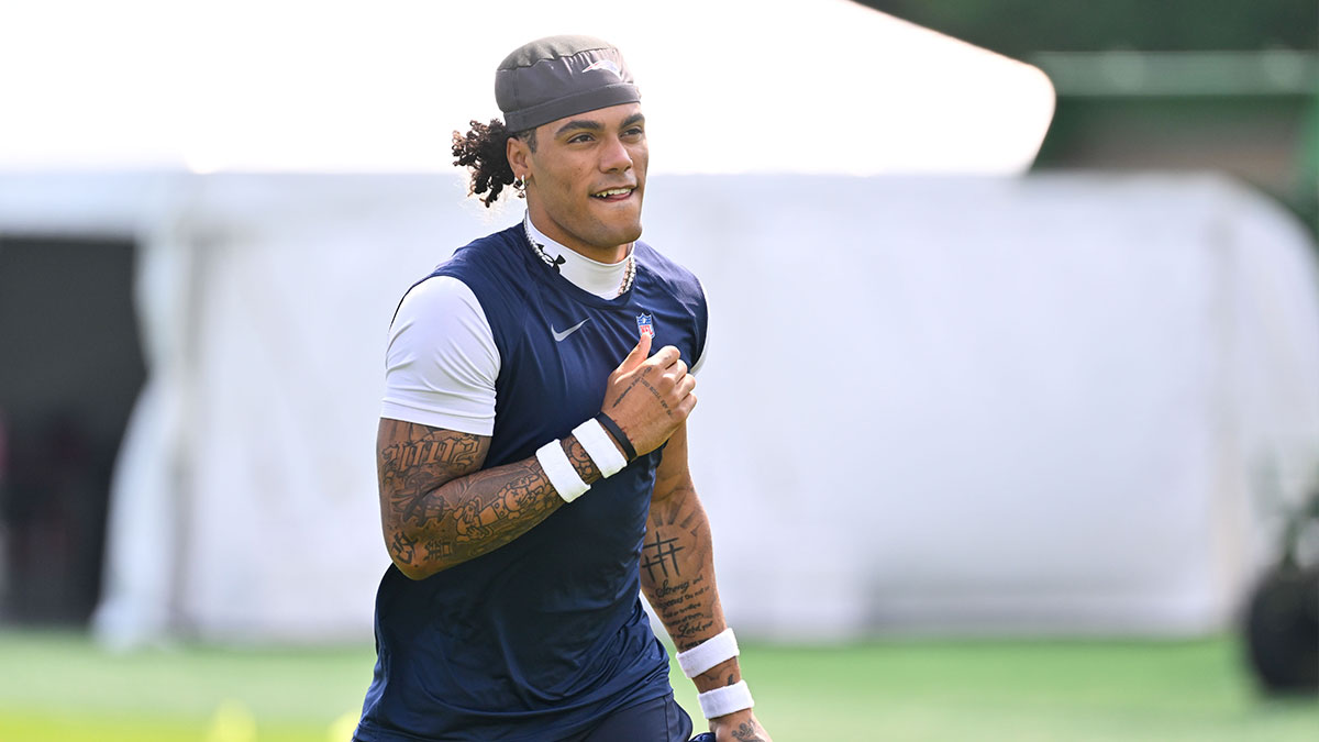 https://wp.clutchpoints.com/wp-content/uploads/2026/09/Patriots-CB-Christian-Gonzales-at-Training-Camp.jpg