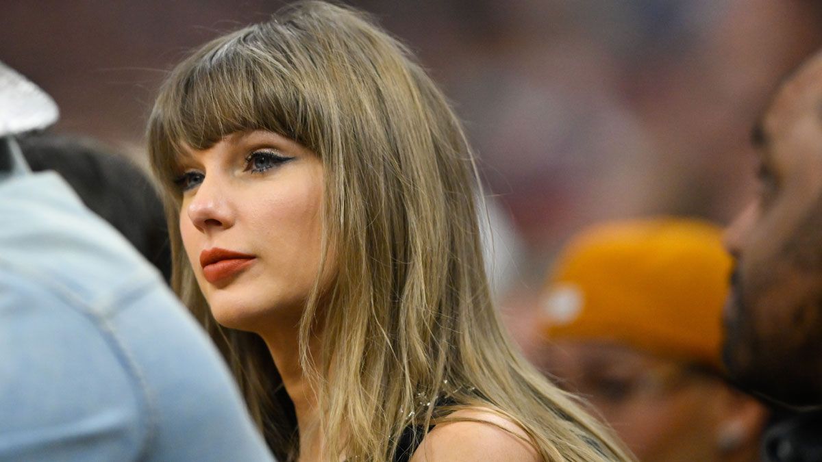 Another video emerges of Taylor Swift getting pissed off at refs during Chiefs’ OT thriller vs. Colts