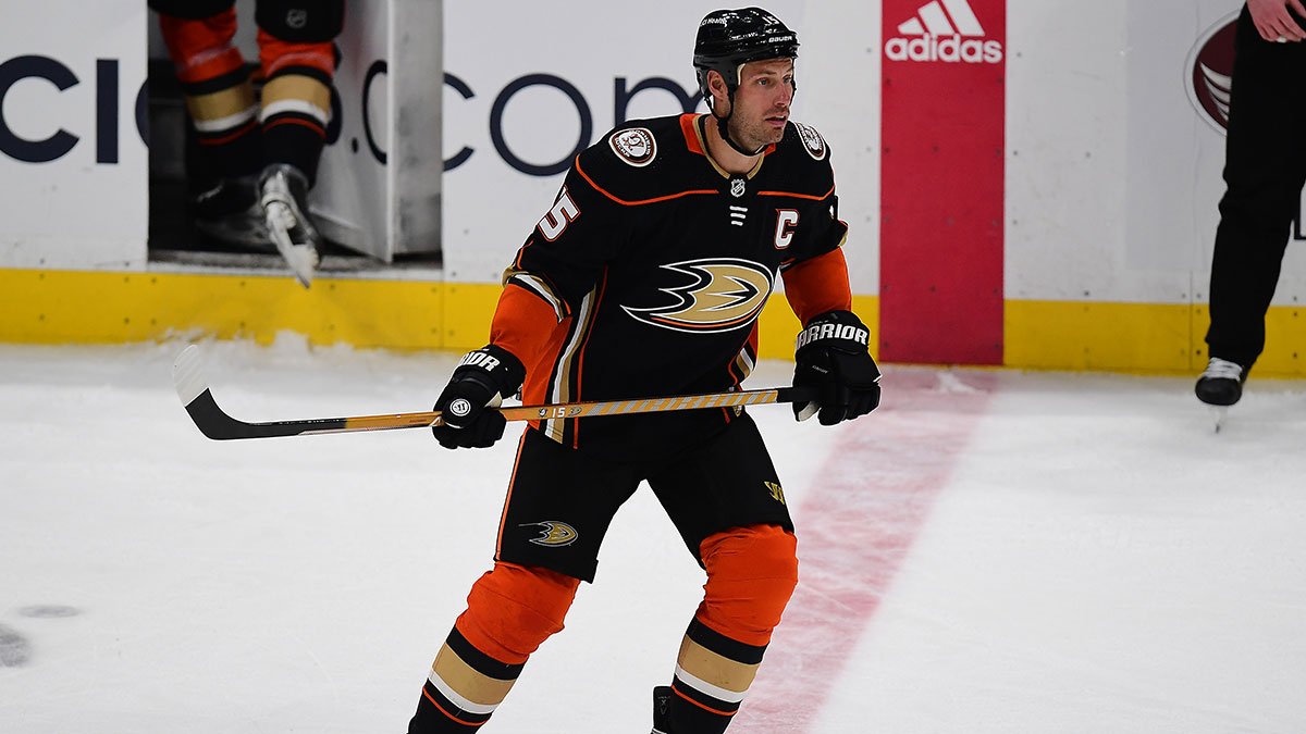 https://wp.clutchpoints.com/wp-content/uploads/2026/09/The-exact-moment-Ryan-Getzlaf-learned-hed-be-getting-Ducks-jersey-retired.jpg