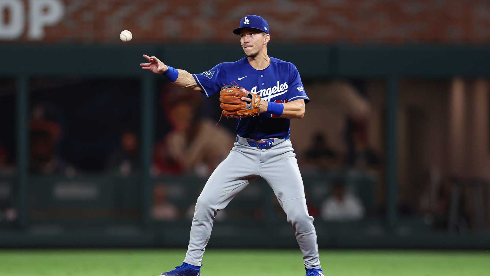 Dodgers make intriguing roster promotion that may impact Tommy Edman
