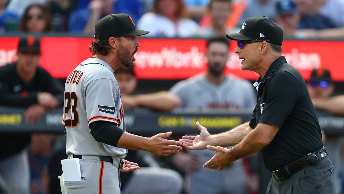 Giants’ ejected Tony Vitello goes bonkers after Turner Hill HBP is ruled a foul