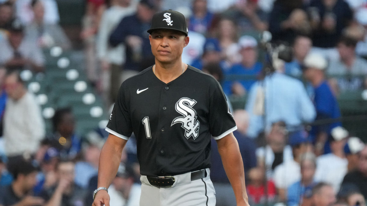 Chicago White Sox manager Will Venable (1) before the game against the Chicago Cubs at Wrigley Field.