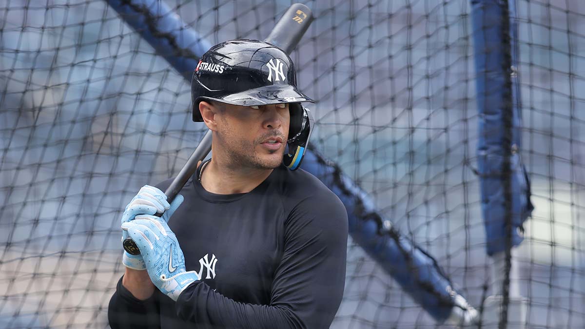 Yankees make Giancarlo Stanton lineup decision after placing him on Wild Card roster
