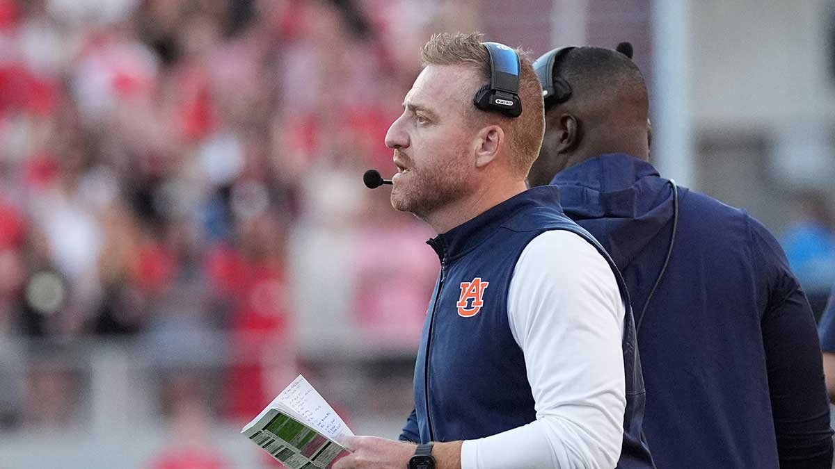 Auburn HC Alex Golesh shares heartwarming moment with son after upsetting Georgia
