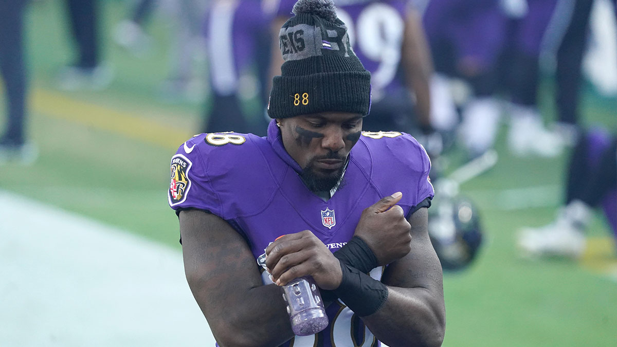 https://wp.clutchpoints.com/wp-content/uploads/2026/10/Dez-Bryant.jpg