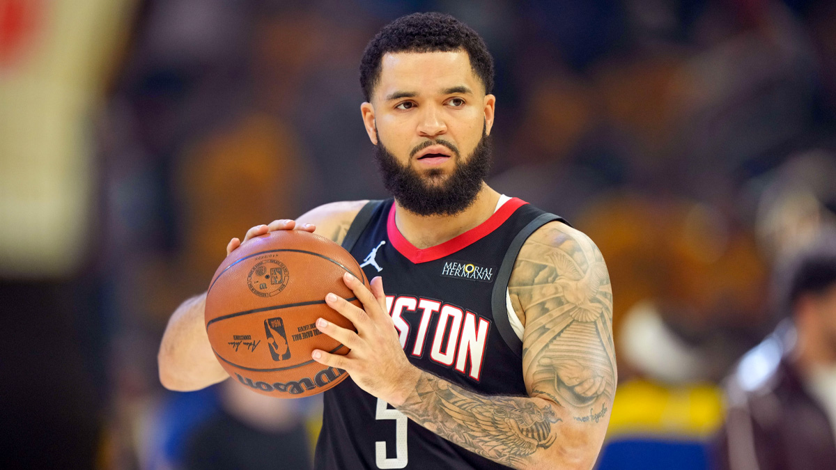 https://wp.clutchpoints.com/wp-content/uploads/2026/10/Fred-VanVleet-before-the-game-against-the-Golden-State-Warriors-1.jpg