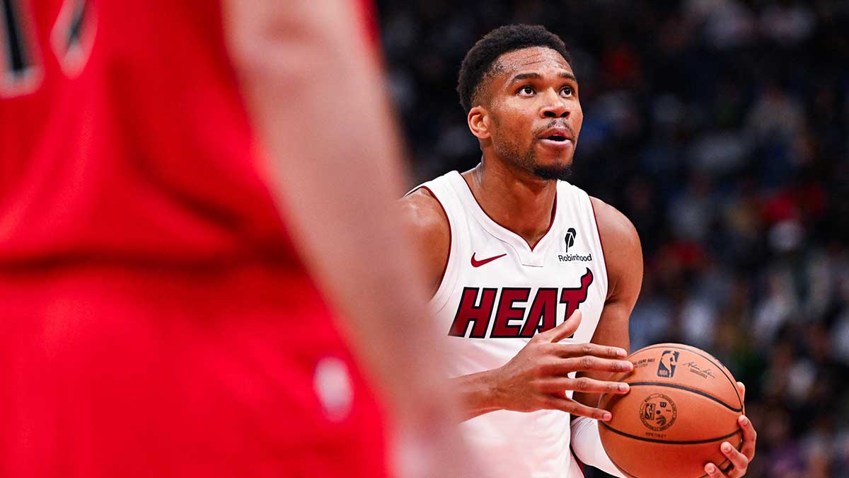 https://wp.clutchpoints.com/wp-content/uploads/2026/10/Giannis-Pre.jpg