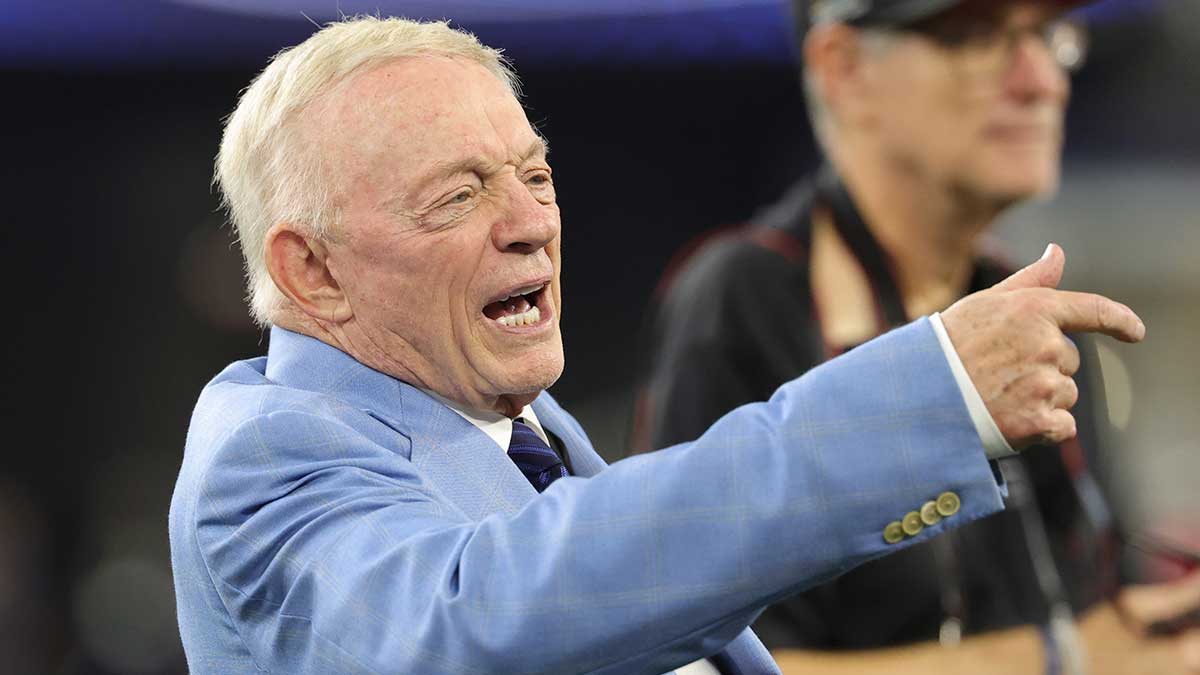 https://wp.clutchpoints.com/wp-content/uploads/2026/10/Jerry-Jones-gets-100-real-about-surprising-Joey-Porter-twist-before-TNF.jpg