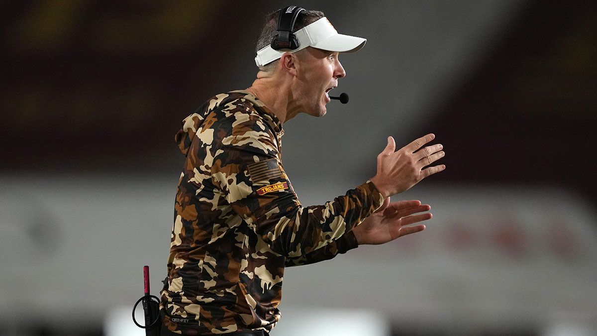 Ex-Lincoln Riley player calls out USC defensive flaws