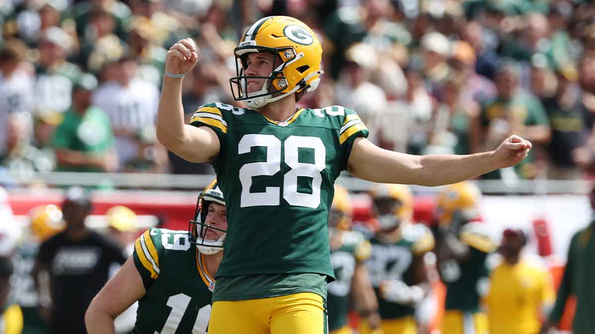 Panthers' Will Lee leaves TNF vs. Packers after painful defensive play